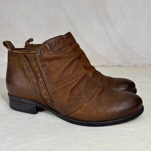 Miz Mooz - Leather Studded Booties Boots - Hazelnut Brown - Size 8.5/9 39
